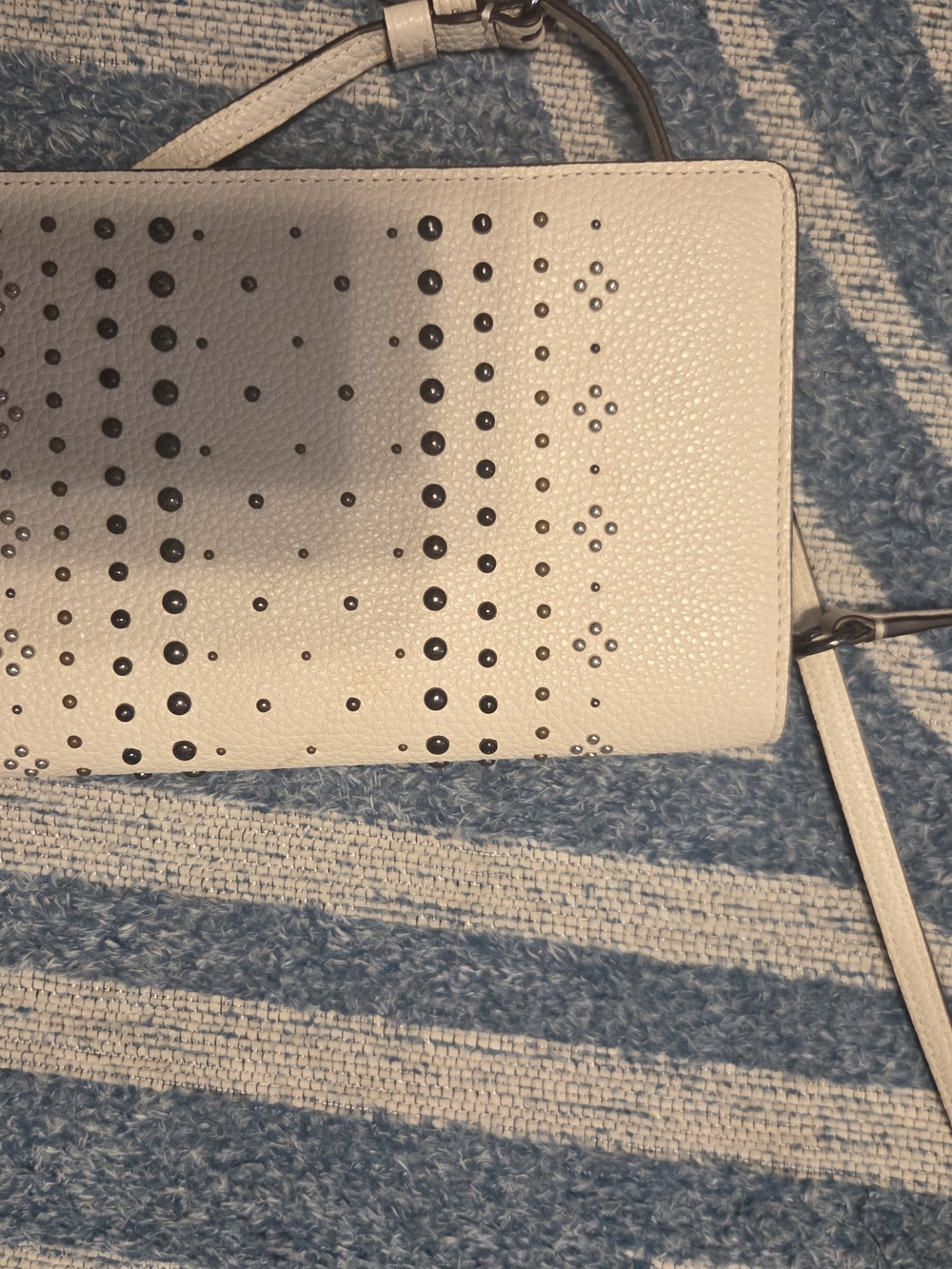 Coach Cream Pebbled Leather Zip Wallet/ Purse with Silver Hardware - Picture 6 of 11